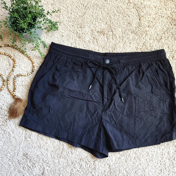 American Eagle Outfitters Pants - American Eagle Hiking/Athletic Shorts - Size XL